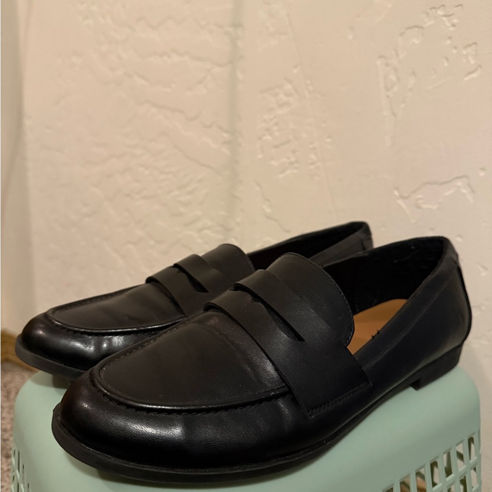 UNIONBAY Sleek Black Loafers